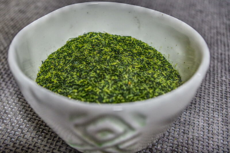 Te verde Konacha in tazza di porcellana